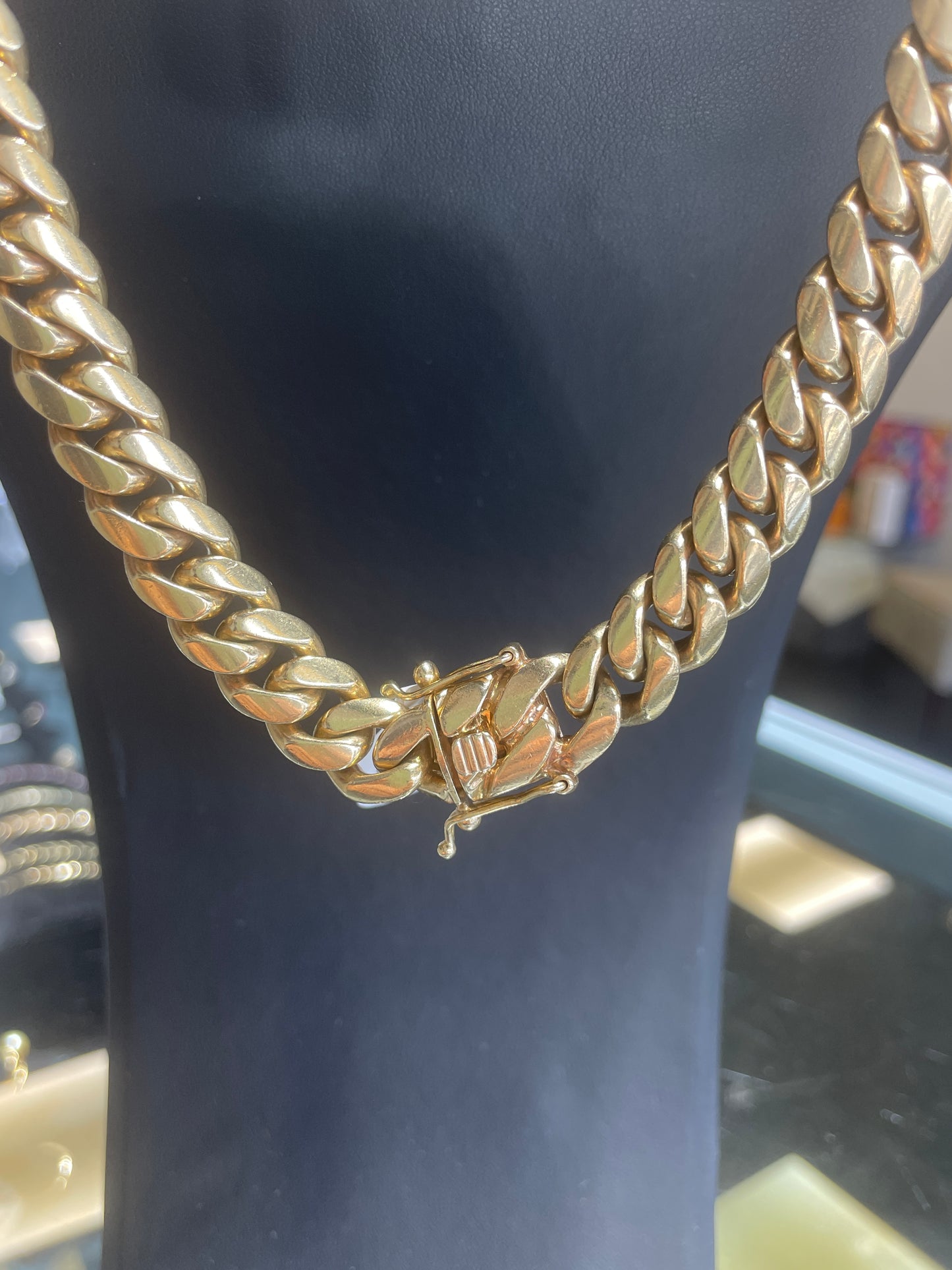 10KT Yellow Gold Cuban Link Necklace